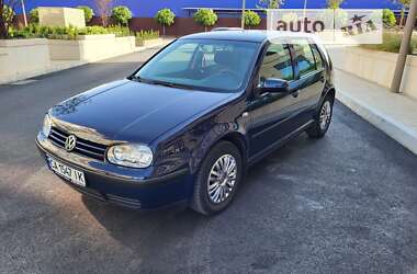 Хэтчбек Volkswagen Golf 2003 в Умани