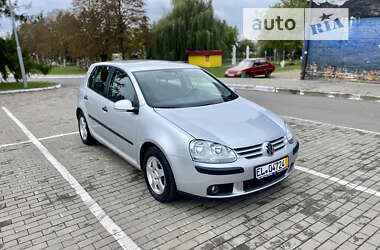 Хэтчбек Volkswagen Golf 2005 в Луцке