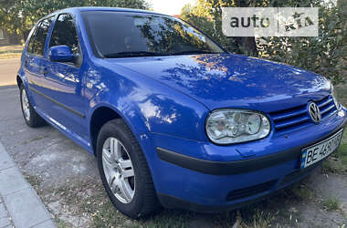 Хэтчбек Volkswagen Golf 2001 в Краматорске