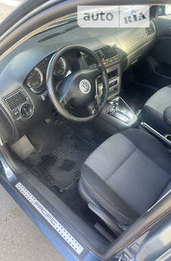 Хетчбек Volkswagen Golf 2003 в Тернополі