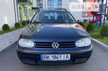 Универсал Volkswagen Golf 2005 в Ровно