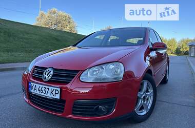 Хетчбек Volkswagen Golf 2006 в Києві