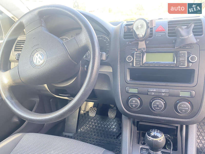 Універсал Volkswagen Golf 2008 в Івано-Франківську