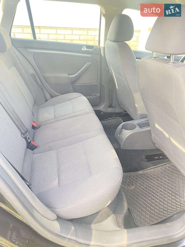 Універсал Volkswagen Golf 2008 в Івано-Франківську