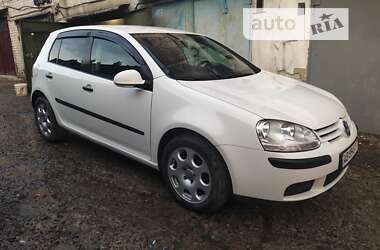 Хэтчбек Volkswagen Golf 2005 в Ровно