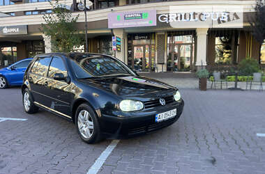 Хэтчбек Volkswagen Golf 2002 в Киеве