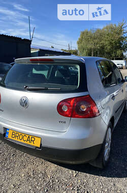 Хэтчбек Volkswagen Golf 2004 в Луцке