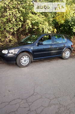 Хетчбек Volkswagen Golf 2001 в Луцьку