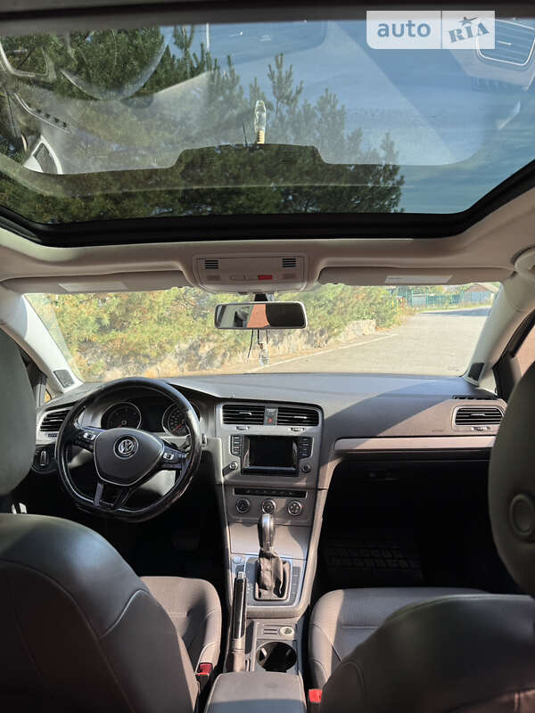 Универсал Volkswagen Golf 2015 в Виннице