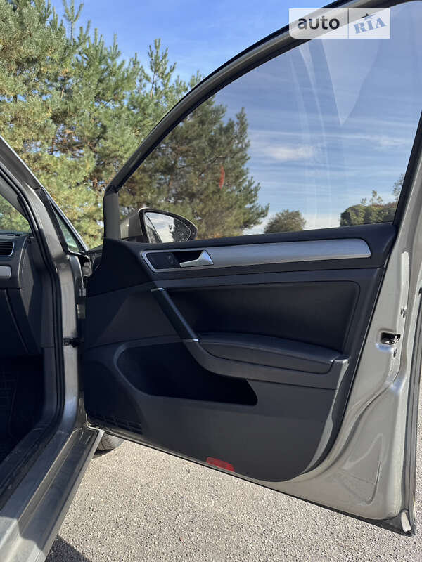 Универсал Volkswagen Golf 2015 в Виннице