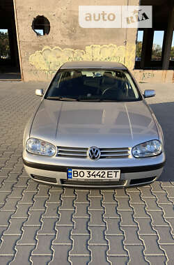 Хэтчбек Volkswagen Golf 2002 в Тернополе