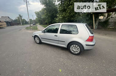 Хэтчбек Volkswagen Golf 2000 в Ворзеле