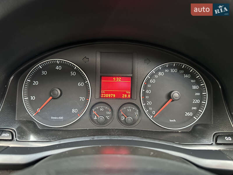 Хэтчбек Volkswagen Golf 2008 в Лубнах