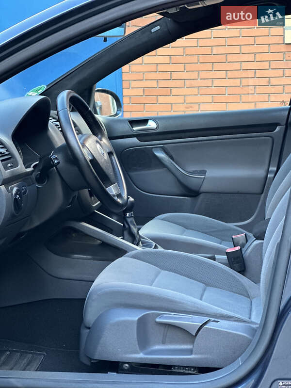 Хэтчбек Volkswagen Golf 2008 в Лубнах