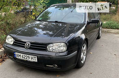 Хэтчбек Volkswagen Golf 2001 в Житомире