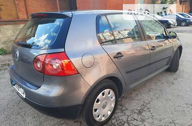 Хетчбек Volkswagen Golf 2004 в Хмельницькому