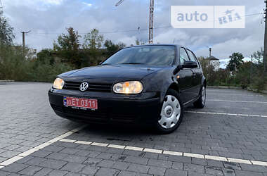 Хэтчбек Volkswagen Golf 2001 в Львове