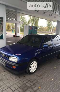 Хэтчбек Volkswagen Golf 1995 в Киеве