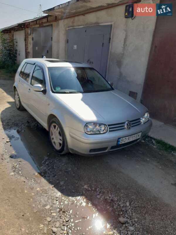 Хетчбек Volkswagen Golf 2003 в Тернополі