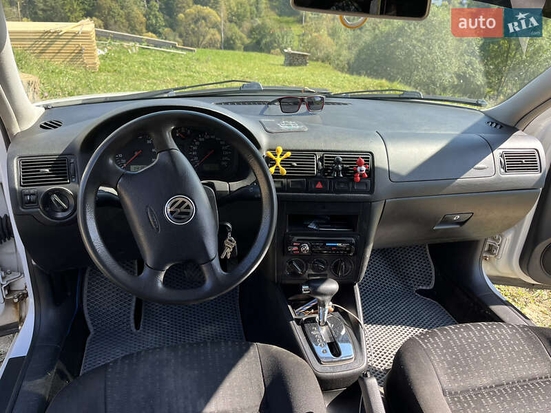 Універсал Volkswagen Golf 2001 в Рахові