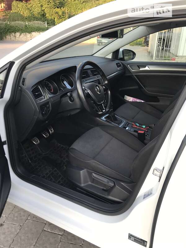 Хэтчбек Volkswagen Golf 2014 в Тернополе