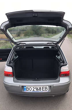 Хетчбек Volkswagen Golf 2002 в Борщеві