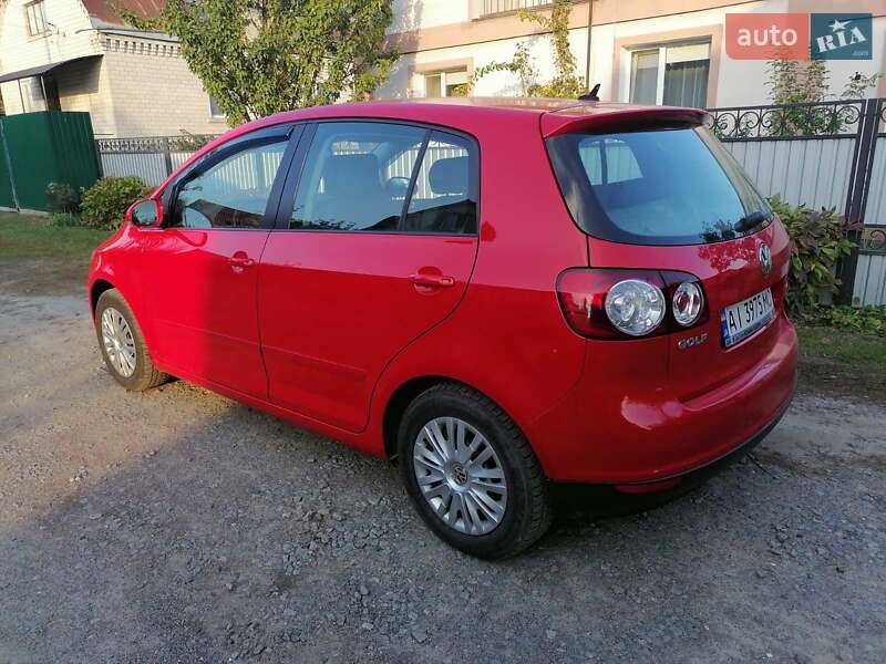 Хетчбек Volkswagen Golf 2005 в Переяславі