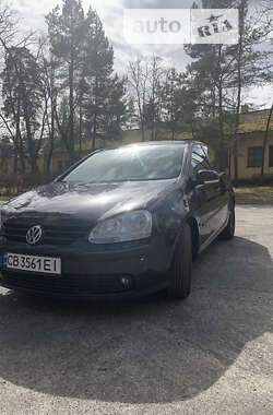 Хэтчбек Volkswagen Golf 2004 в Киеве