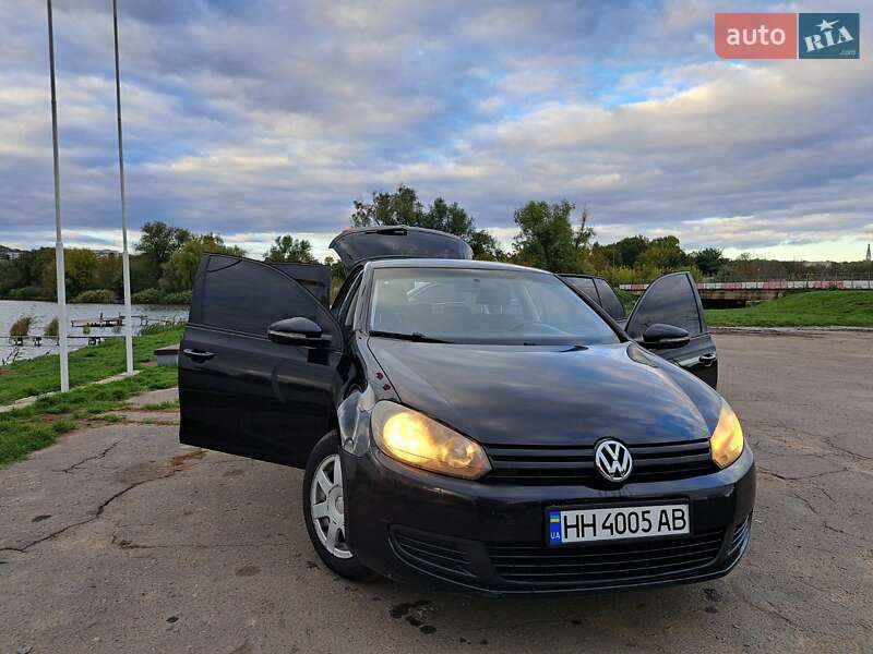 Хэтчбек Volkswagen Golf 2011 в Балте