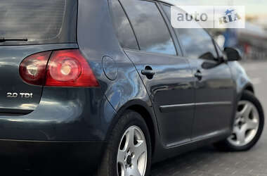 Хэтчбек Volkswagen Golf 2005 в Черновцах