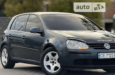 Хэтчбек Volkswagen Golf 2005 в Черновцах