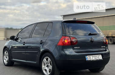 Хетчбек Volkswagen Golf 2005 в Чернівцях