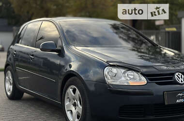 Хэтчбек Volkswagen Golf 2005 в Черновцах