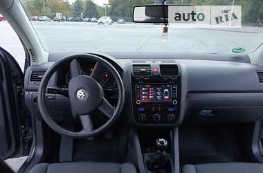 Хетчбек Volkswagen Golf 2005 в Запоріжжі