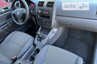 Универсал Volkswagen Golf 2009 в Коростене