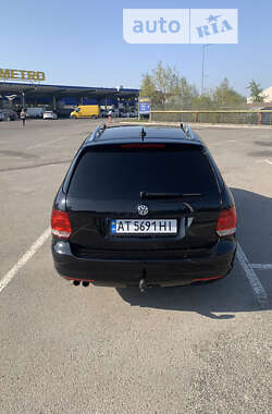 Універсал Volkswagen Golf 2010 в Івано-Франківську