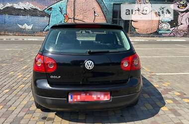 Хетчбек Volkswagen Golf 2004 в Луцьку