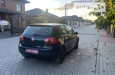 Хетчбек Volkswagen Golf 2005 в Луцьку