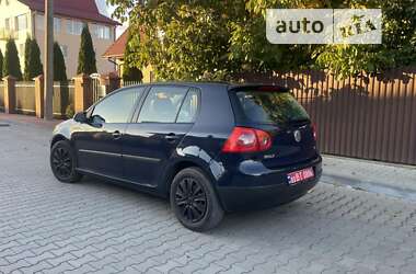 Хетчбек Volkswagen Golf 2005 в Луцьку