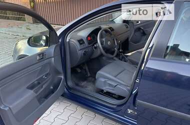 Хетчбек Volkswagen Golf 2005 в Луцьку