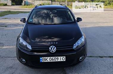 Универсал Volkswagen Golf 2013 в Вараше