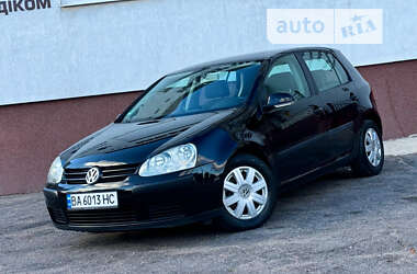 Хэтчбек Volkswagen Golf 2003 в Кропивницком