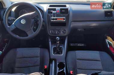 Хэтчбек Volkswagen Golf 2007 в 