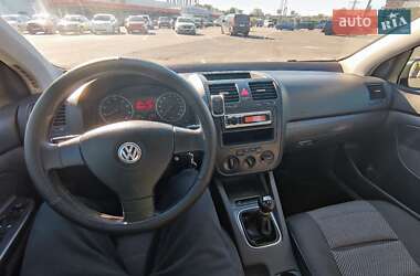 Хэтчбек Volkswagen Golf 2007 в 