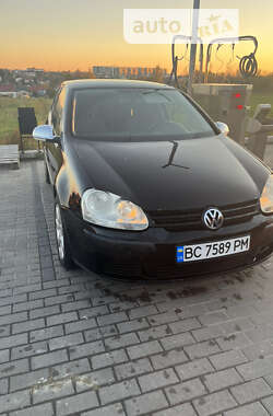 Хэтчбек Volkswagen Golf 2005 в Львове