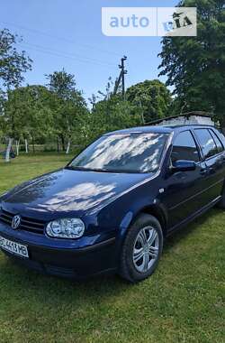 Хэтчбек Volkswagen Golf 2003 в Комарному