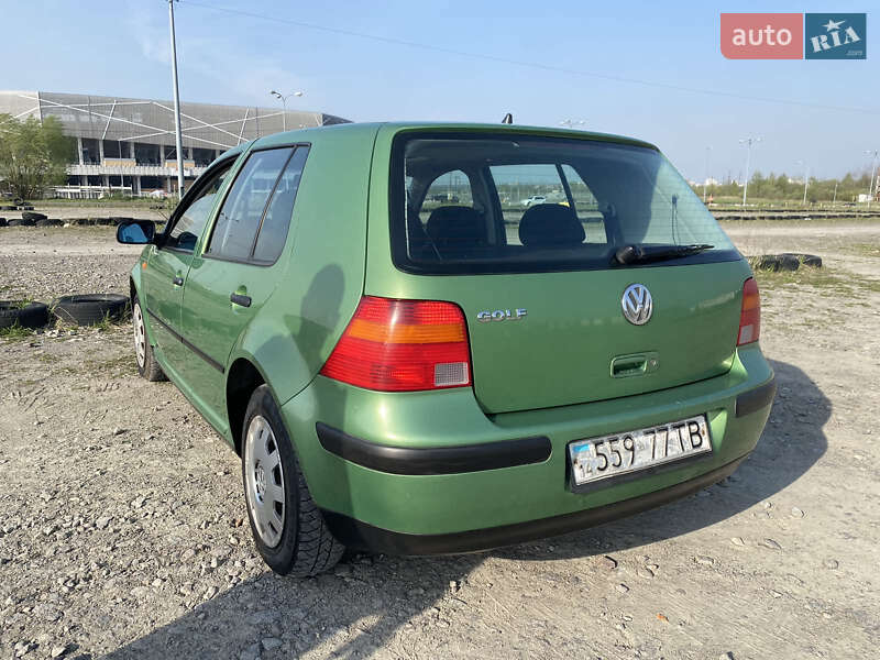Хетчбек Volkswagen Golf 1998 в Львові