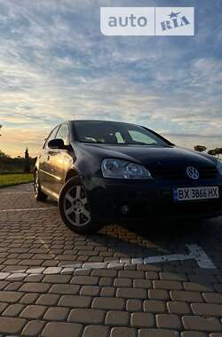 Хетчбек Volkswagen Golf 2006 в Шепетівці