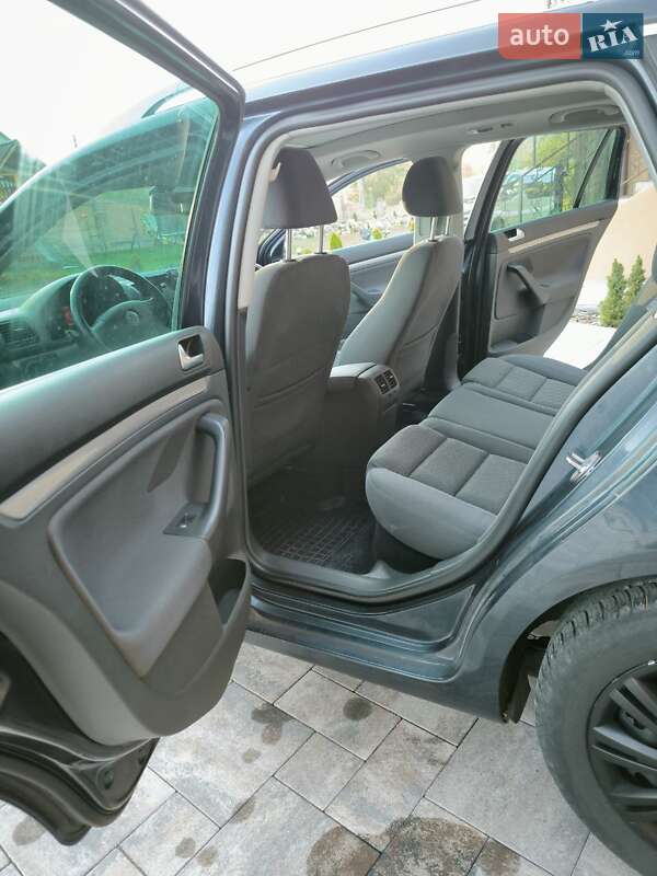 Универсал Volkswagen Golf 2009 в Ворохте