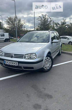 Универсал Volkswagen Golf 2005 в Киеве